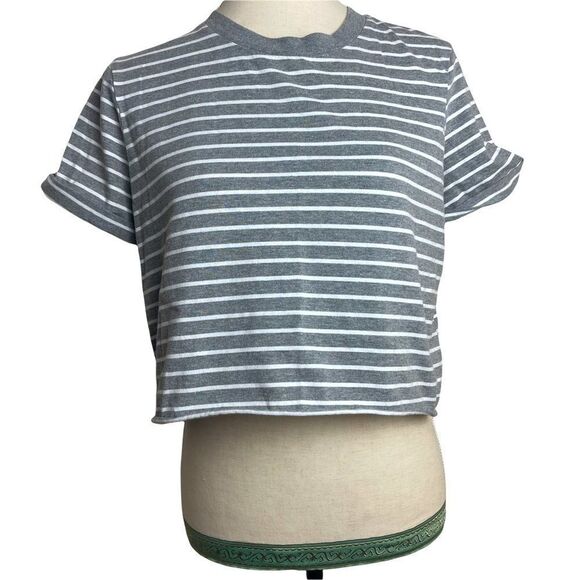Forever 21 Gray and White striped Short Sleeve Cropped Top 100% Cotton size M - Picture 2 of 8